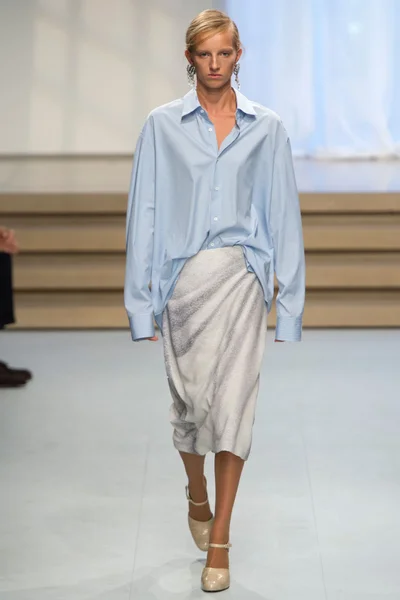 Look 49
